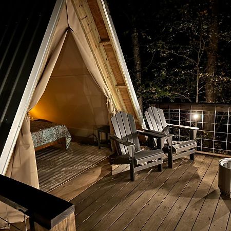 Bohamia - Cozy A-Frame Glamp On 268 Acre Forest Retreat แทลลาดีกา ภายนอก รูปภาพ