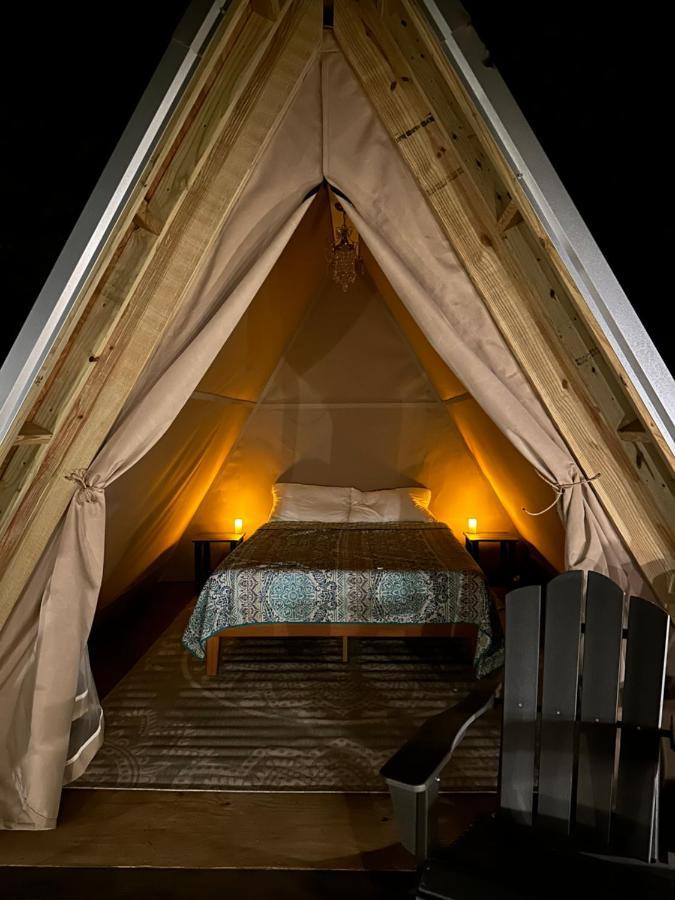 Bohamia - Cozy A-Frame Glamp On 268 Acre Forest Retreat แทลลาดีกา ภายนอก รูปภาพ